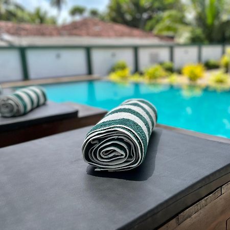 Sundowners Guesthouse Hikkaduwa Ngoại thất bức ảnh