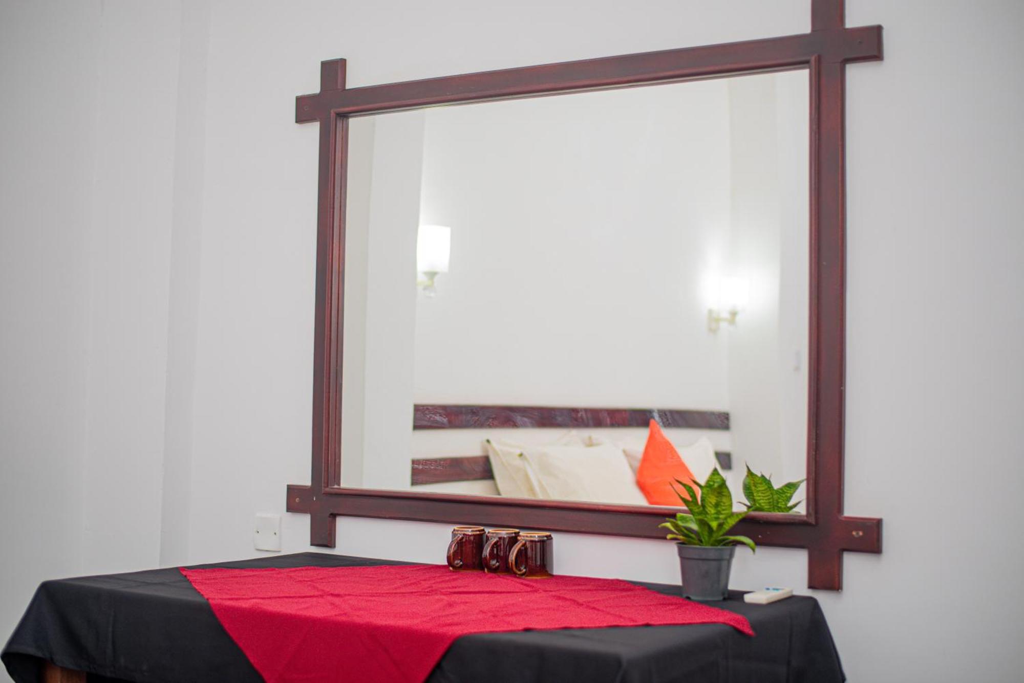 Sundowners Guesthouse Hikkaduwa Phòng bức ảnh