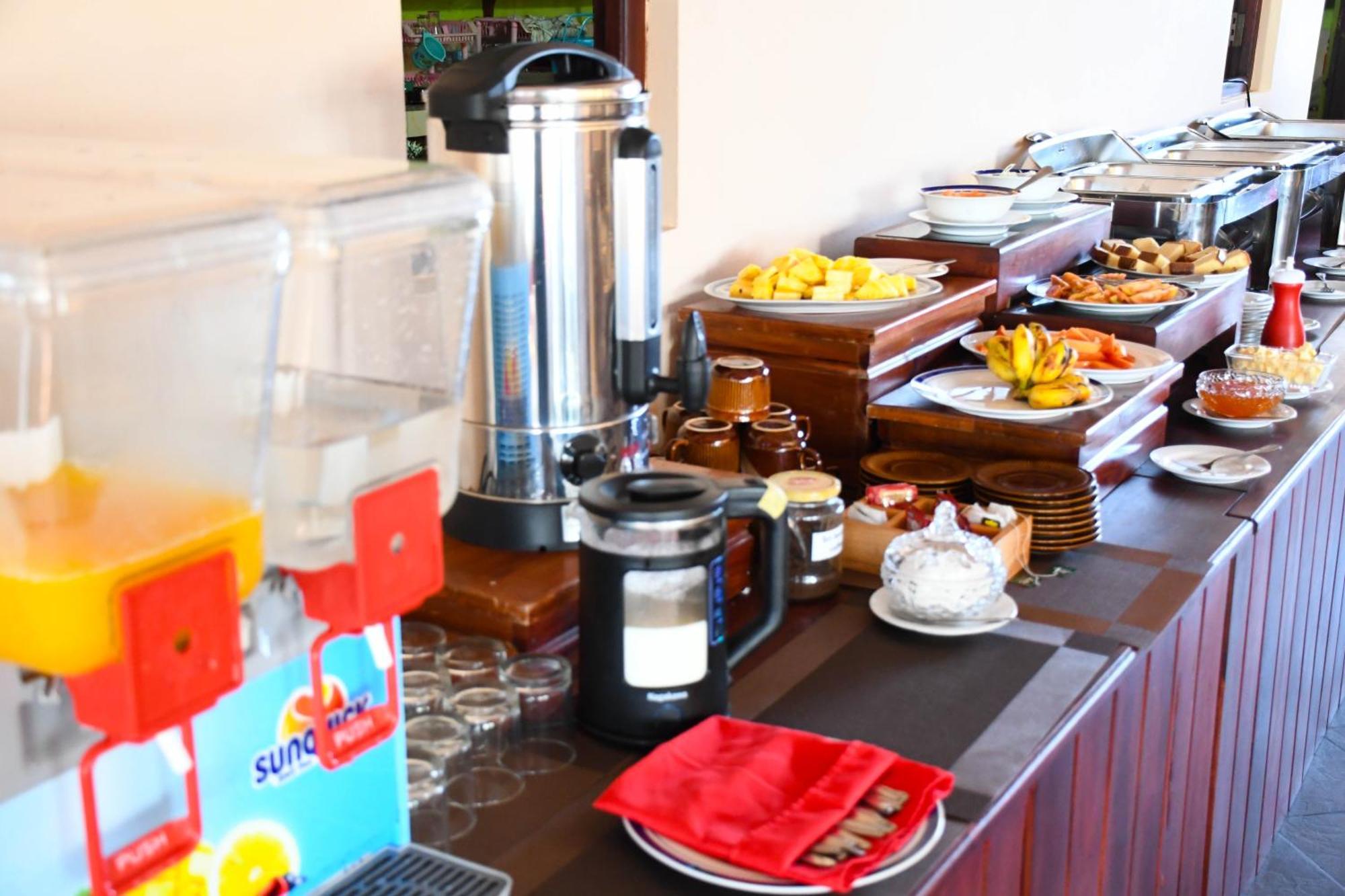 Sundowners Guesthouse Hikkaduwa Ngoại thất bức ảnh