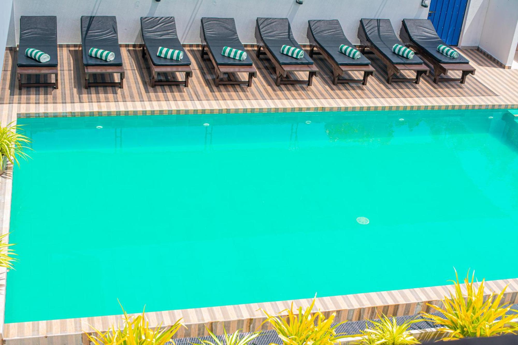 Sundowners Guesthouse Hikkaduwa Ngoại thất bức ảnh