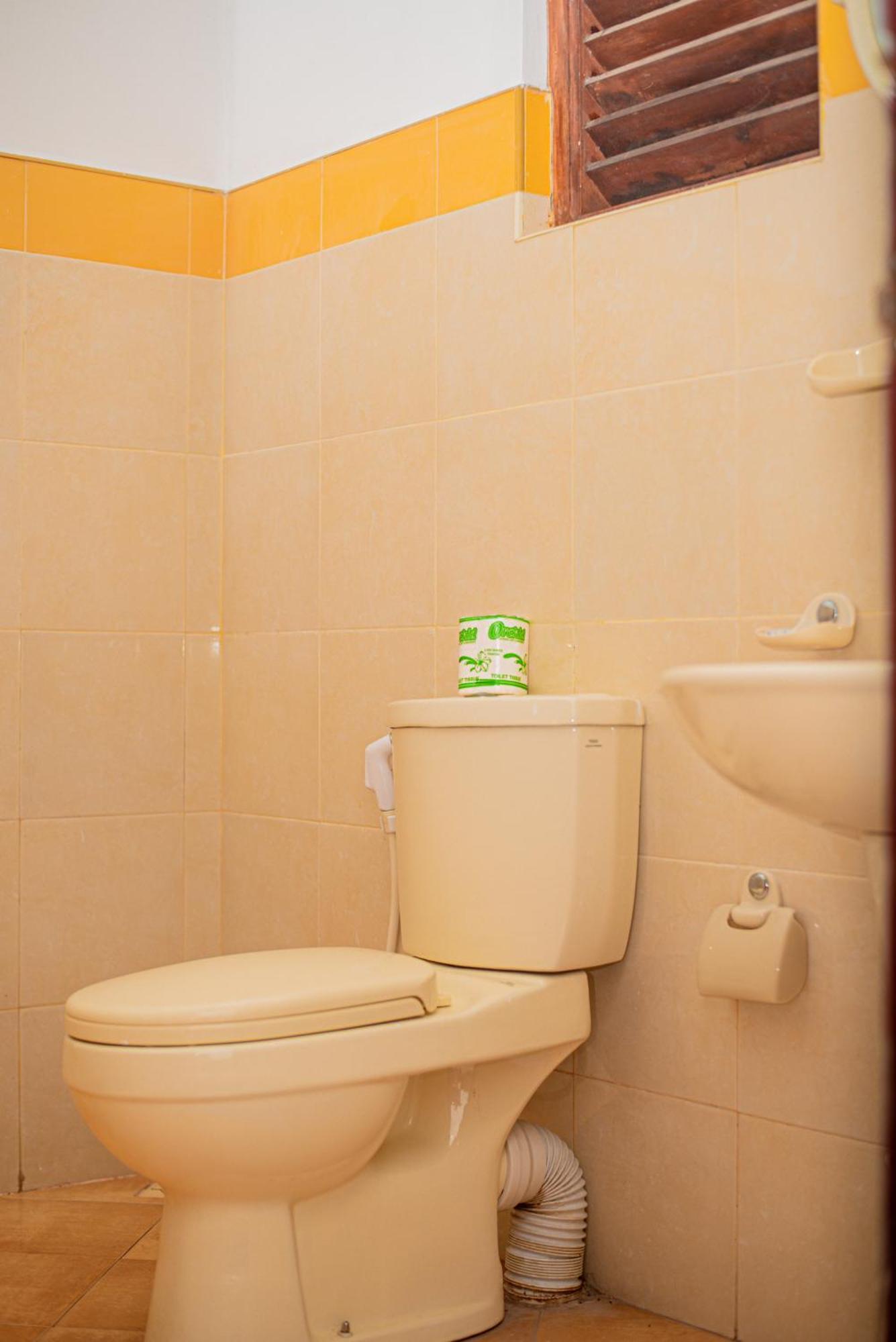 Sundowners Guesthouse Hikkaduwa Phòng bức ảnh